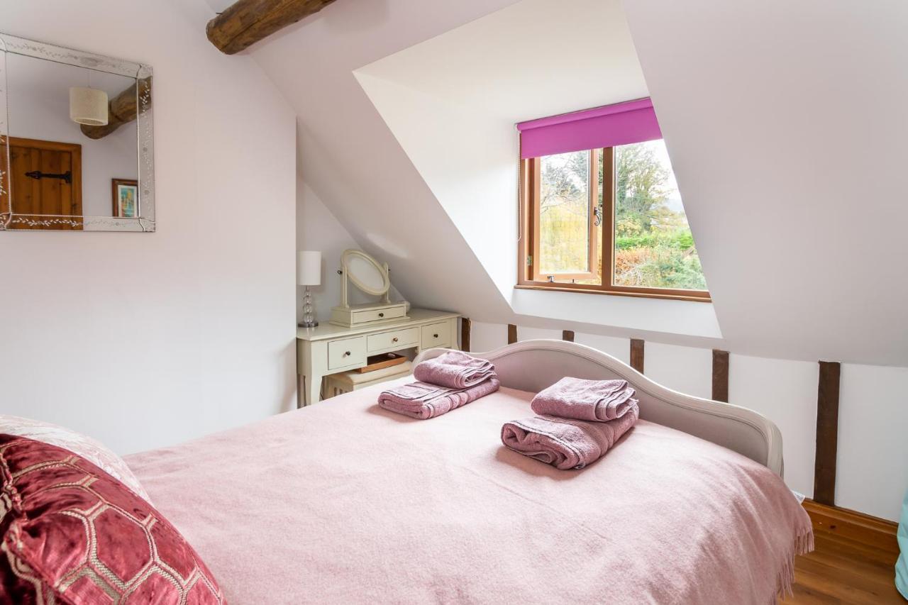 Granary Cottage - Luxury Barn Conversion Weston Subedge ภายนอก รูปภาพ